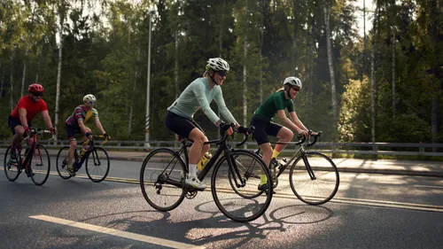 Best Road Bikes 2025 (Top Picks for Speed, Endurance & Value)
