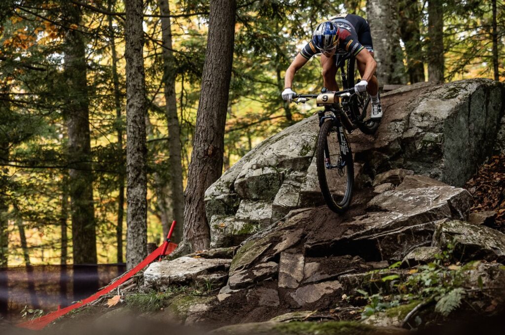 SRAM DOT vs Mineral Oil Brakes: Full Comparison Guide for Riders and Mechanics